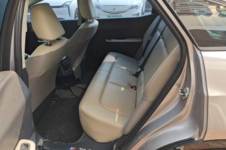 Used Toyota bZ3 2023 517 km Elite PRO Left Rear Seat