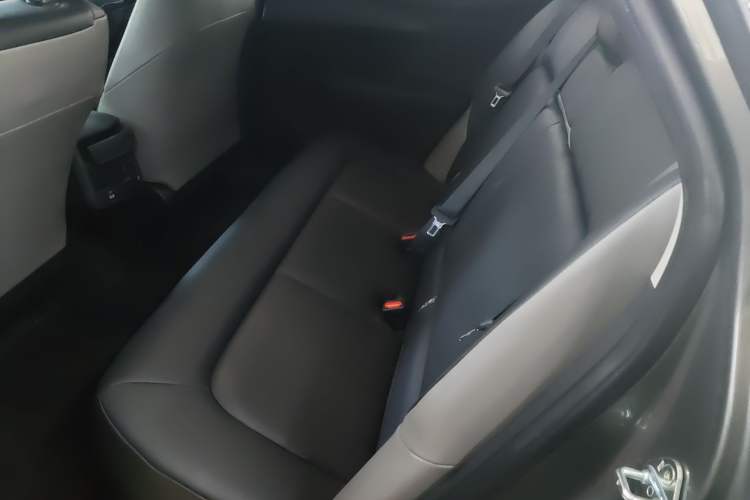 Used Toyota bZ3 2023 616 km Long-Range PRO Left Rear Seat
