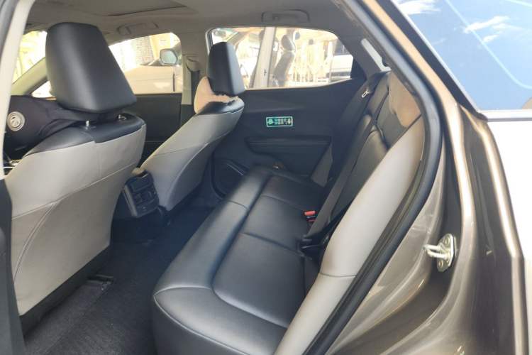 Used Toyota bZ3 2023 616 km Long-Range PRO Left Rear Seat
