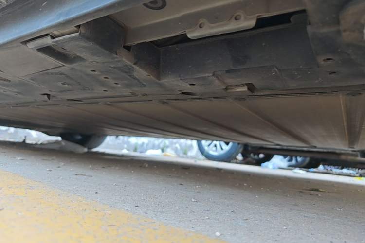 Used Toyota bZ3 2023 616 km Long-Range PRO Left Side Sill