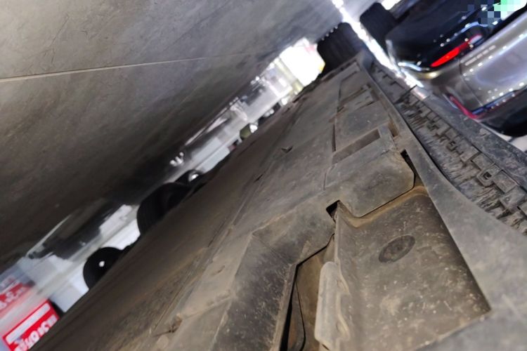 Used Toyota bZ3 2023 517 km Elite PRO Left Side Sill