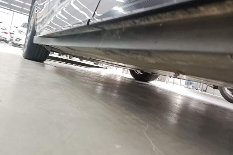 Used Toyota bZ3 2023 517 km Elite PRO Left Side Sill