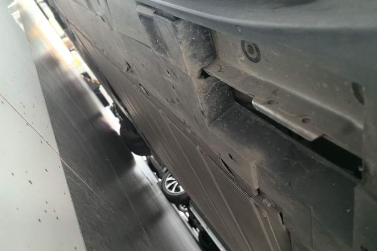 Used Toyota bZ3 2023 517 km Elite PRO Left Side Sill