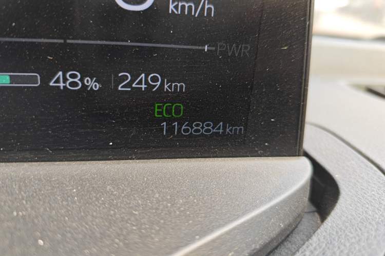 Used Toyota bZ3 2023 517 km Elite PRO Odometer Close Up