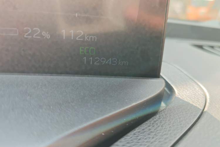 Used Toyota bZ3 2023 517 km Elite PRO Odometer Close Up