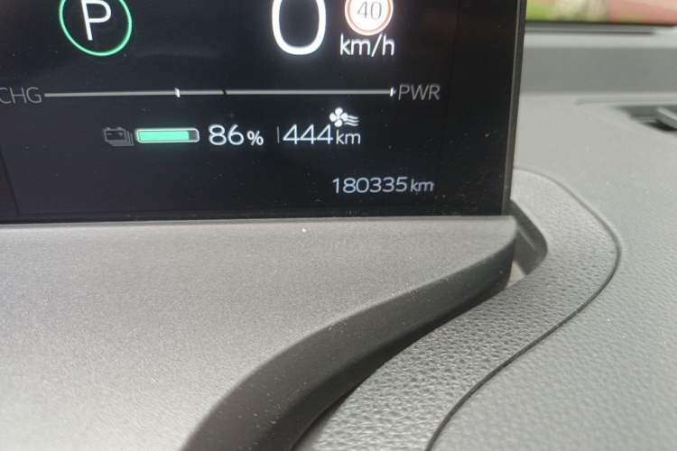 Used Toyota bZ3 2023 517 km Elite PRO Odometer Close Up