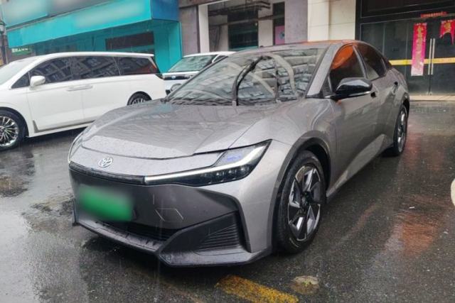 Used Toyota bZ3 2023 616 km Long-Range PRO