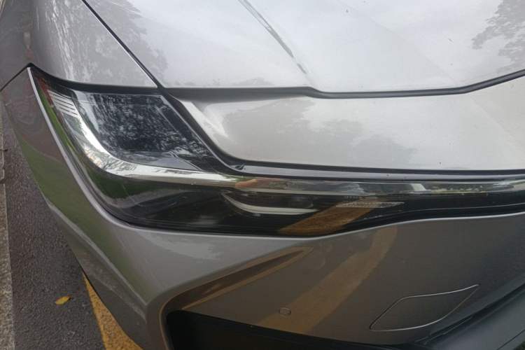 Used Toyota bZ3 2023 517 km Elite PRO Right Front Headlight
