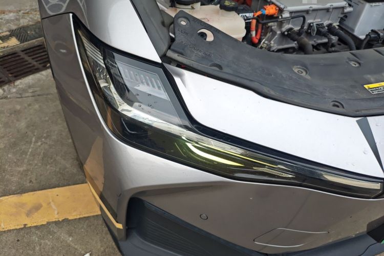 Used Toyota bZ3 2023 517 km Elite PRO Right Front Headlight