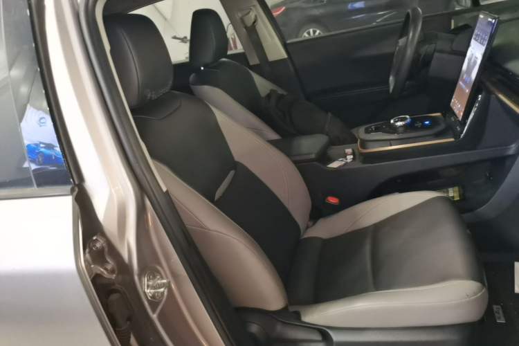 Used Toyota bZ3 2023 517 km Elite PRO Right Front Seat