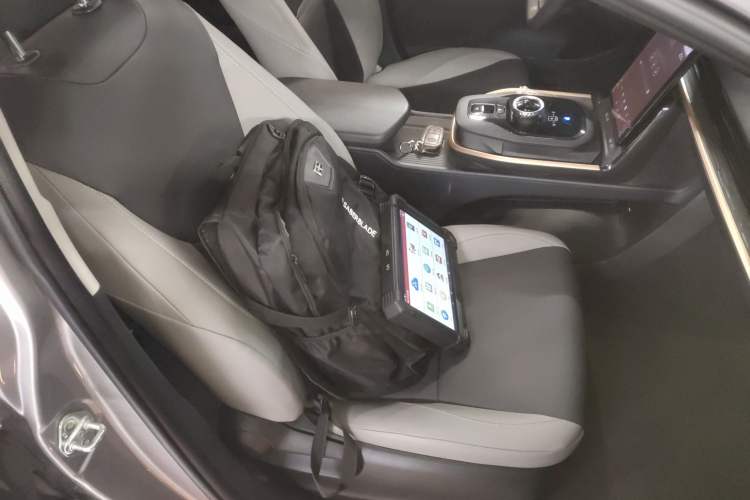 Used Toyota bZ3 2023 517 km Elite PRO Right Front Seat