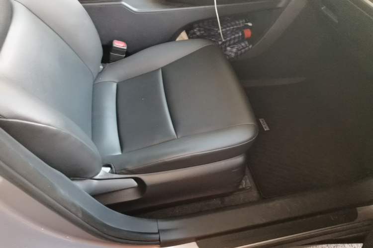 Used Toyota bZ3 2023 517 km Elite PRO Right Front Seat