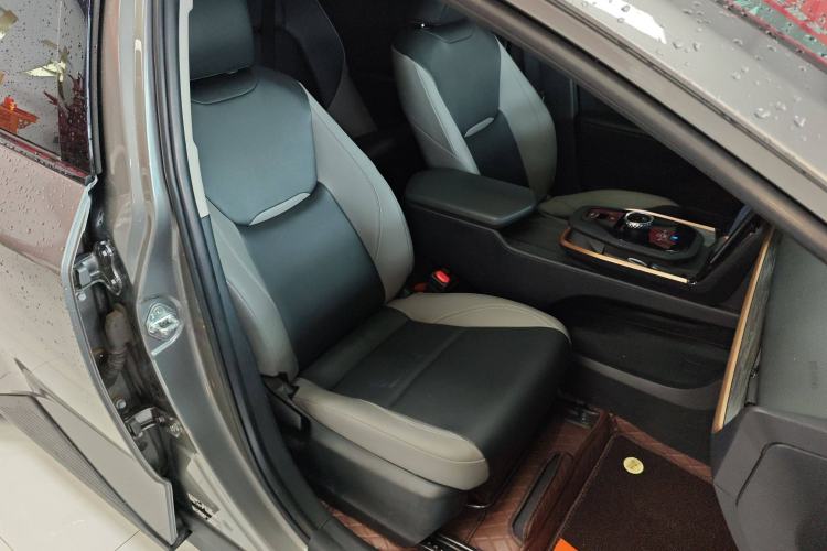 Used Toyota bZ3 2023 517 km Elite PRO Right Front Seat