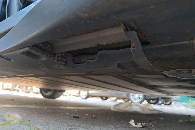 Used Toyota bZ3 2023 616 km Long-Range PRO Right Side Sill