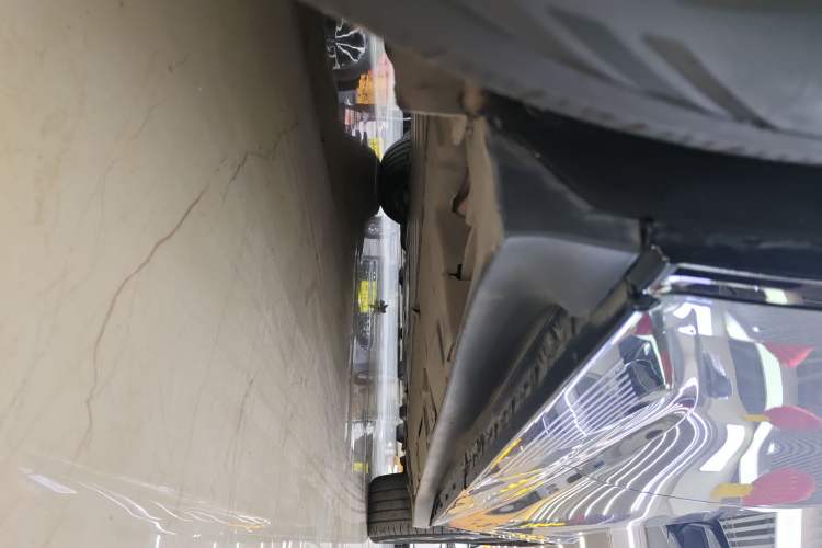 Used Toyota bZ3 2023 616 km Long-Range PRO Right Side Sill