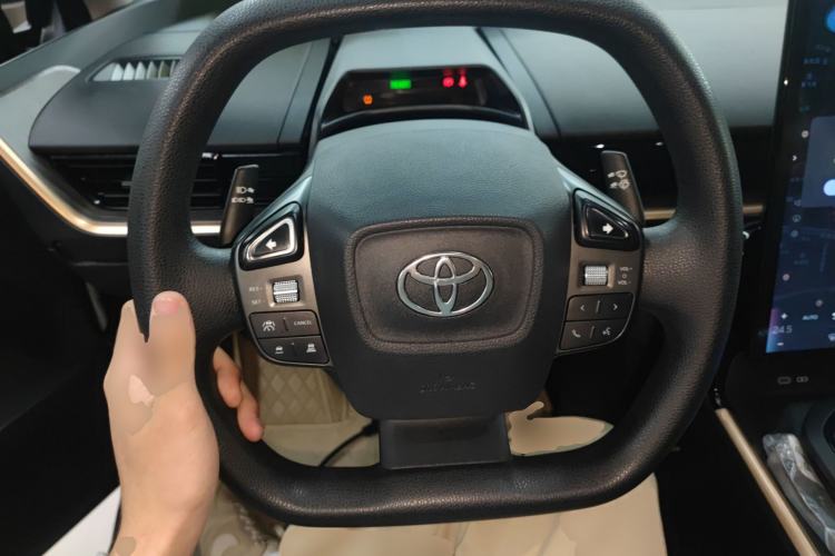 Used Toyota bZ3 2023 616 km Long-Range PRO Steering Wheel