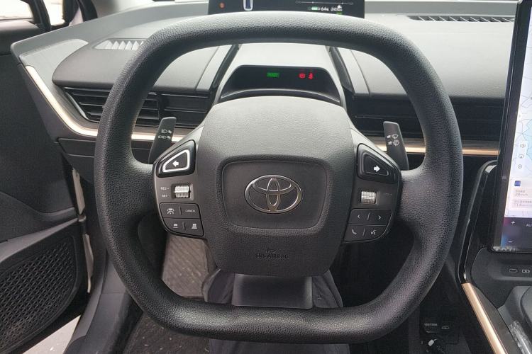 Used Toyota bZ3 2023 517 km Elite PRO Steering Wheel