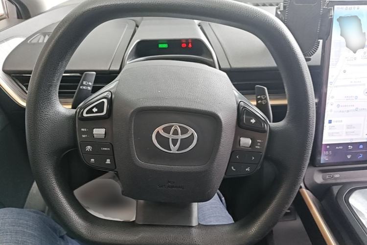 Used Toyota bZ3 2023 517 km Elite PRO Steering Wheel