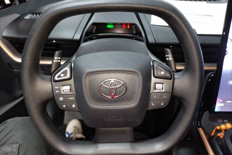 Used Toyota bZ3 2023 616 km Long-Range PRO Steering Wheel