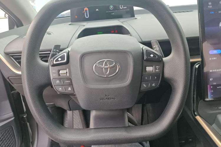 Used Toyota bZ3 2023 616 km Long-Range PRO Steering Wheel