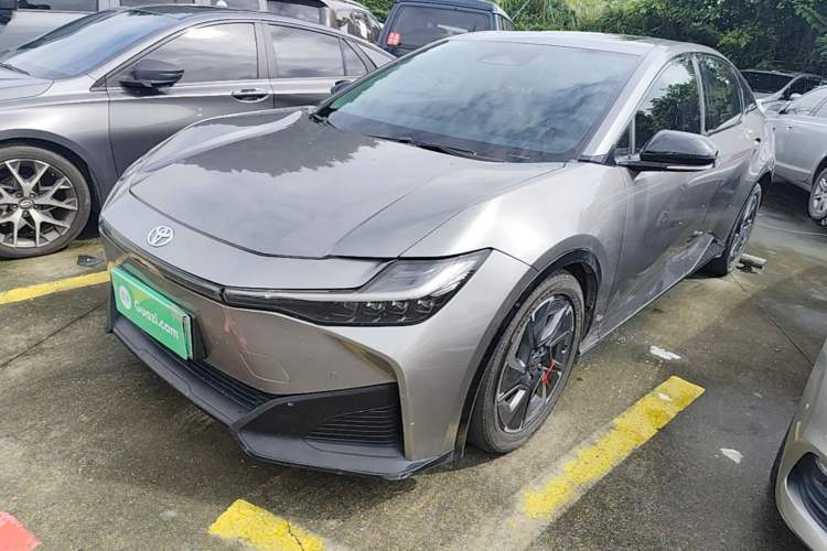 Gebrauchter Toyota bZ3 2023 616 km Long-Range PRO Guazi used car, China used car export, Used car for sale, Used cars, Cheapest cars for sale
