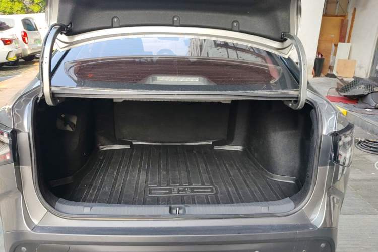 Used Toyota bZ3 2023 616 km Long-Range PRO Trunk