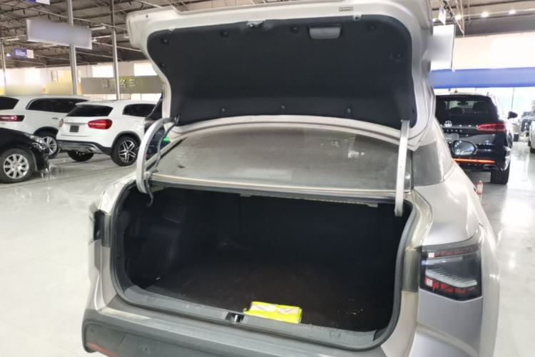 Used Toyota bZ3 2023 517 km Elite PRO Trunk