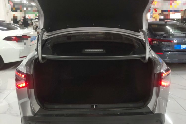 Used Toyota bZ3 2023 517 km Elite PRO Trunk