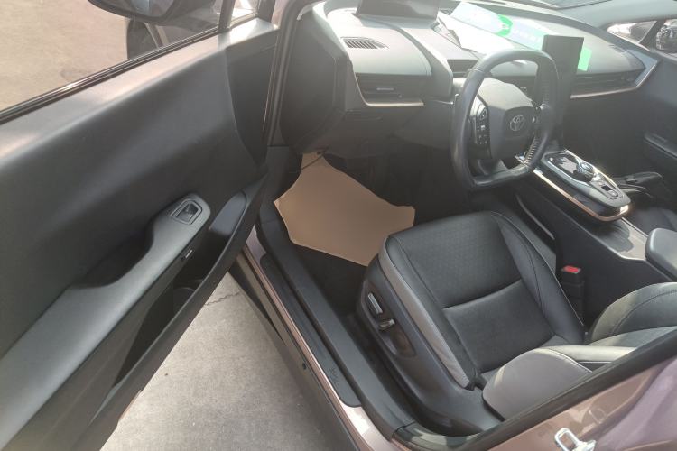 Used Toyota bZ3 2023 616 km Long-Range Premium Driver Seat