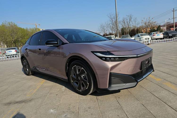 Used Toyota bZ3 2023 616 km Long-Range Premium Exterior 1