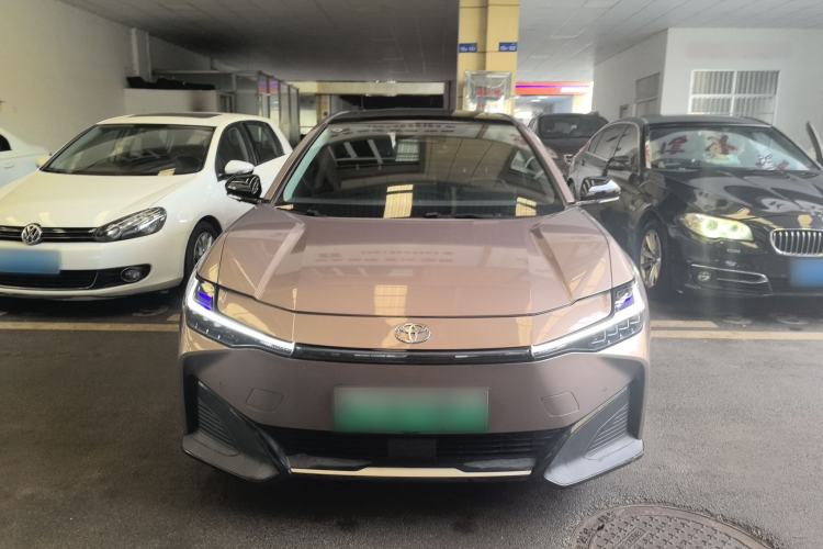 Used Toyota bZ3 2023 616 km Long-Range Premium Front