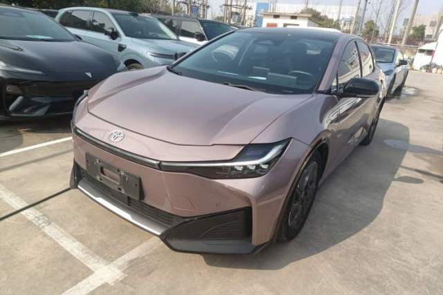 Used Toyota bZ3 2023 616 km Long-Range Premium