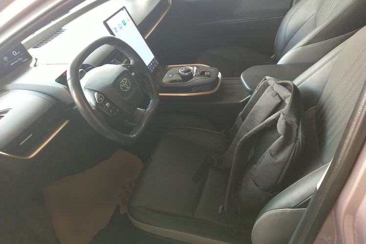 Used Toyota bZ3 2023 616 km Long-Range Premium Left Front Seat