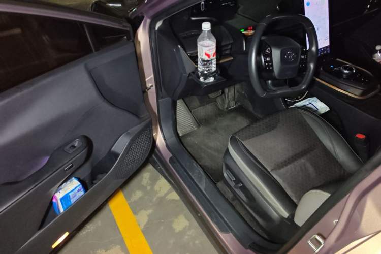 Used Toyota bZ3 2023 616 km Long-Range Premium Driver Seat