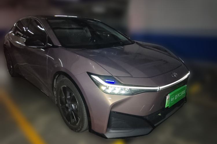 Used Toyota bZ3 2023 616 km Long-Range Premium Front Right 45 Deg