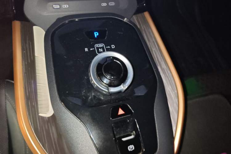 Used Toyota bZ3 2023 616 km Long-Range Premium Gear Lever