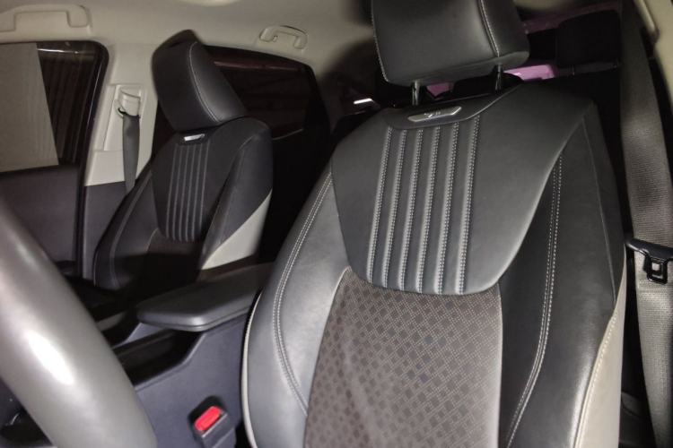 Used Toyota bZ3 2023 616 km Long-Range Premium Left Front Seat