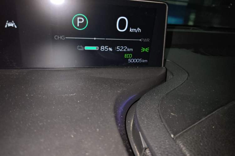 Used Toyota bZ3 2023 616 km Long-Range Premium Odometer Close Up