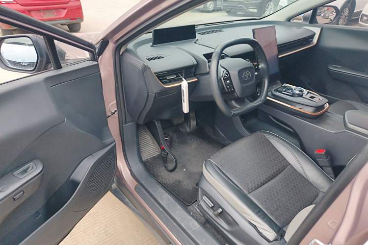 Used Toyota bZ3 2023 616 km Long-Range Premium Driver Seat