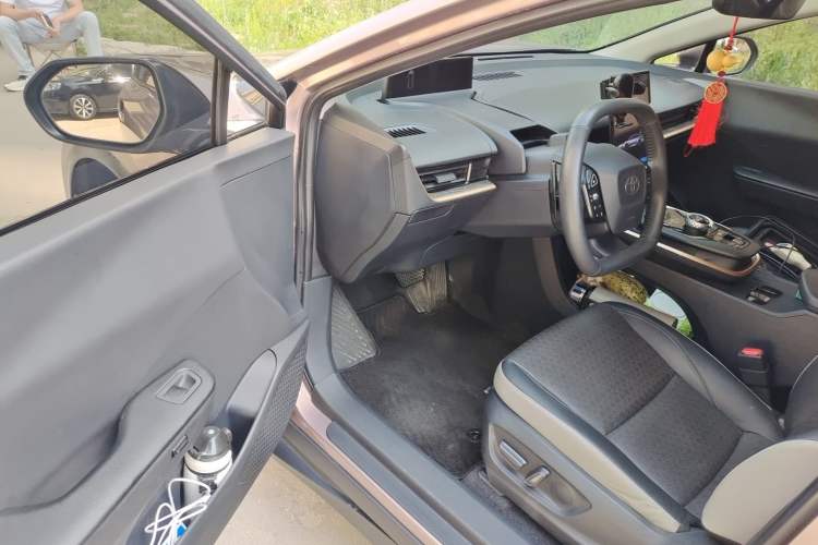 Used Toyota bZ3 2023 616 km Long-Range Premium Driver Seat