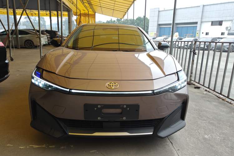 Used Toyota bZ3 2023 616 km Long-Range Premium Exterior 1