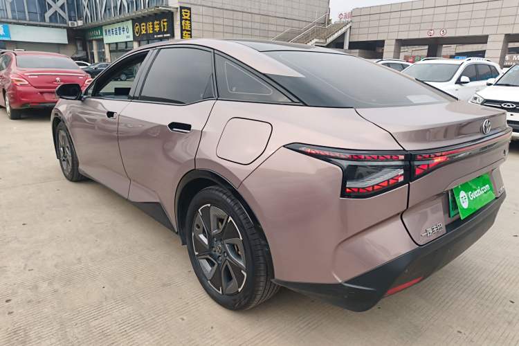 Used Toyota bZ3 2023 616 km Long-Range Premium Exterior 2
