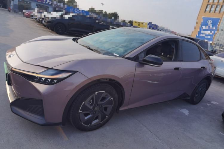 Used Toyota bZ3 2023 616 km Long-Range Premium Exterior 3