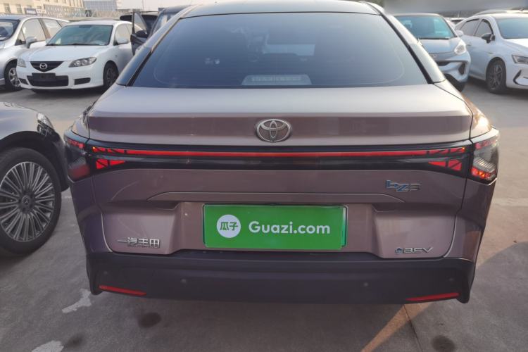 Used Toyota bZ3 2023 616 km Long-Range Premium Exterior 4