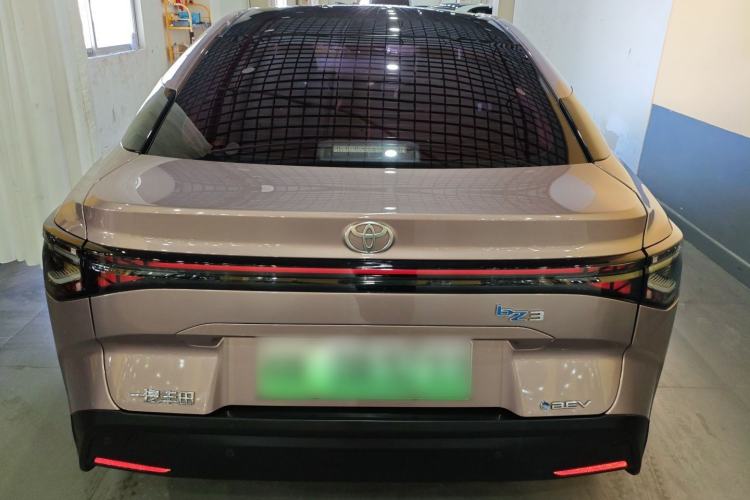 Used Toyota bZ3 2023 616 km Long-Range Premium Exterior 4