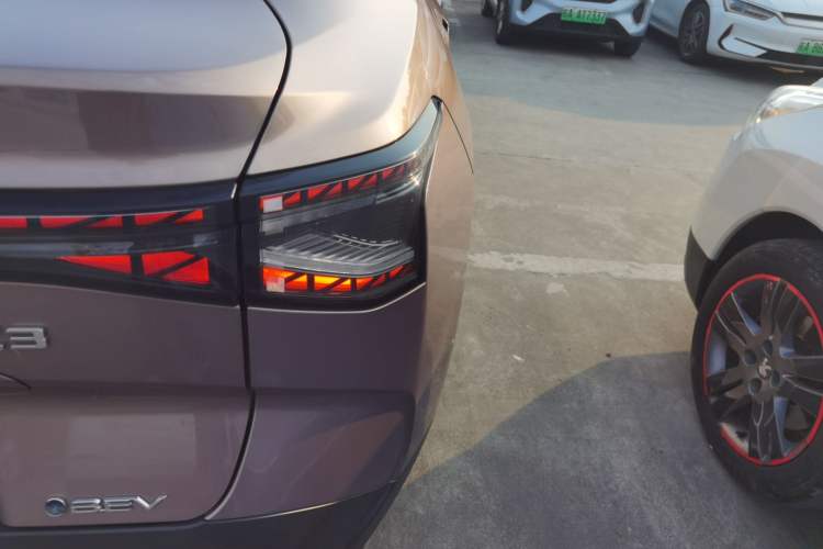 Used Toyota bZ3 2023 616 km Long-Range Premium Exterior 6
