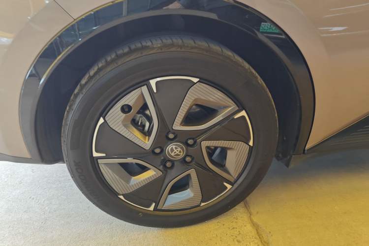 Used Toyota bZ3 2023 616 km Long-Range Premium Exterior 8
