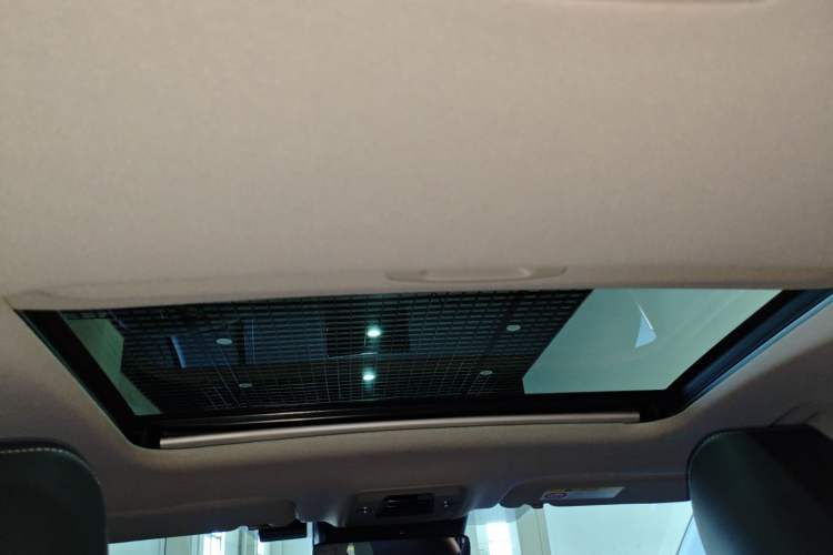 Used Toyota bZ3 2023 616 km Long-Range Premium Headliner