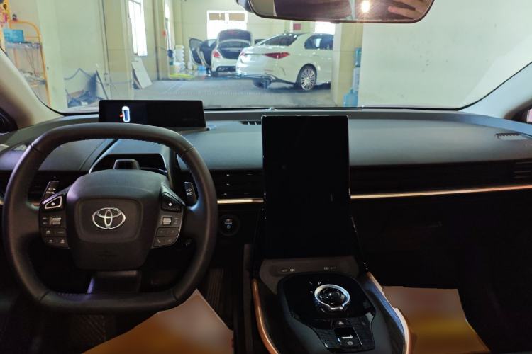 Used Toyota bZ3 2023 616 km Long-Range Premium Interior 2