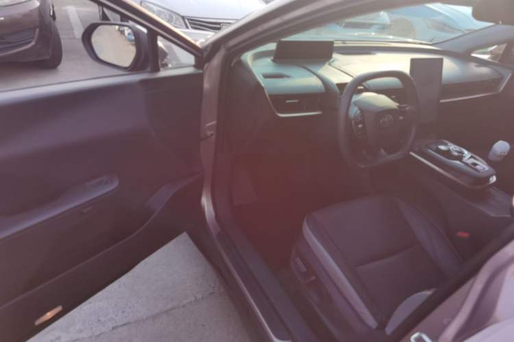 Used Toyota bZ3 2023 616 km Long-Range Premium Interior 3